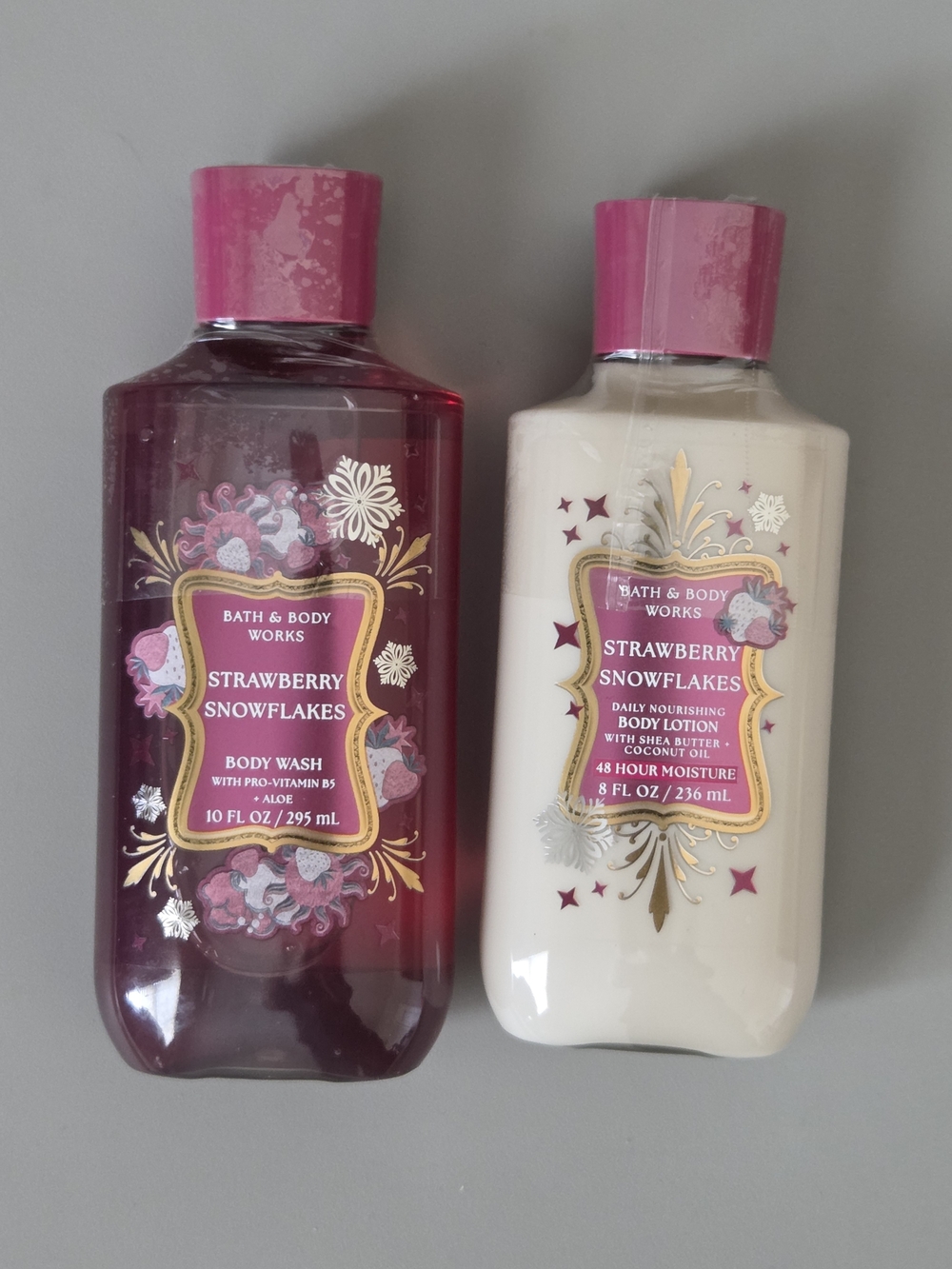 Bath & Body Works Strawberry Snowflakes Body Wash & Lotion Duo - Pink / White
